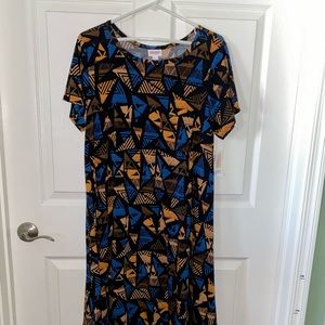 Brand new - Multi-colored triangle pattern L Carly